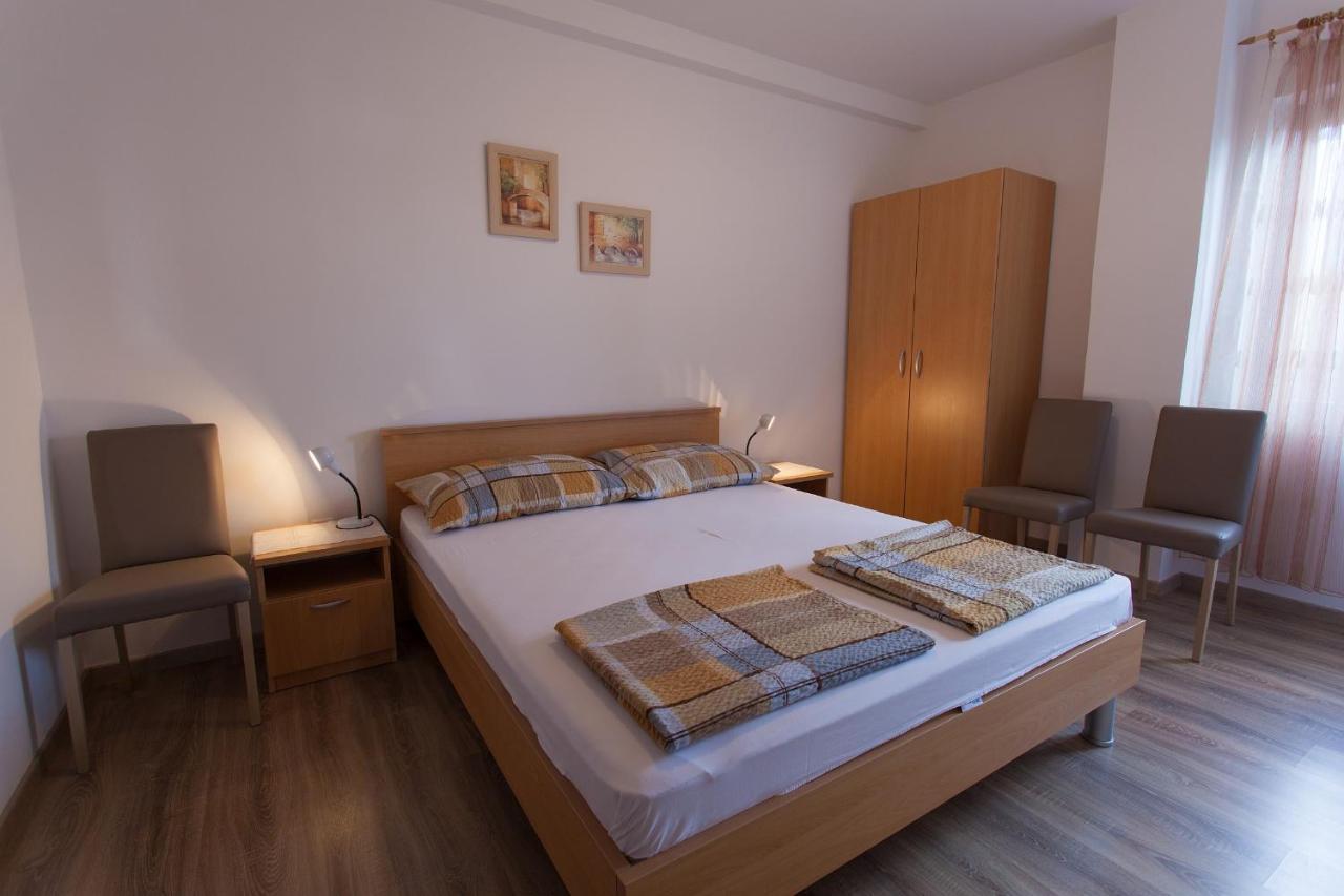 Apartments Ljerka Малинська Екстер'єр фото